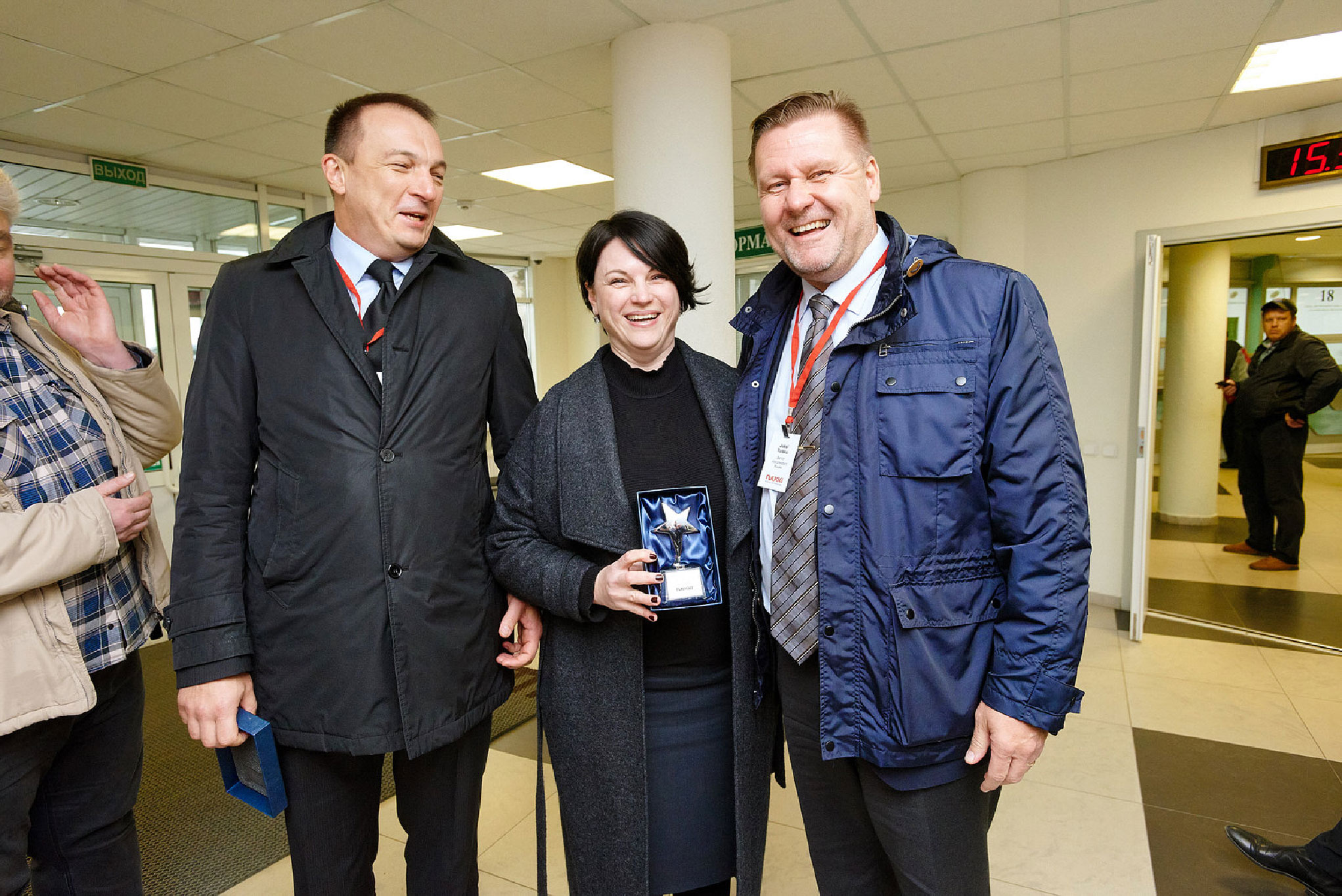 На фото слева направо: глава представительства Ruukki в Беларуси Глюза В.А., заместитель директора Минского филиала УП «Белтаможсервис» Недосекина А.П., председатель правления Ruukki в России и СНГ Юсси Туйску