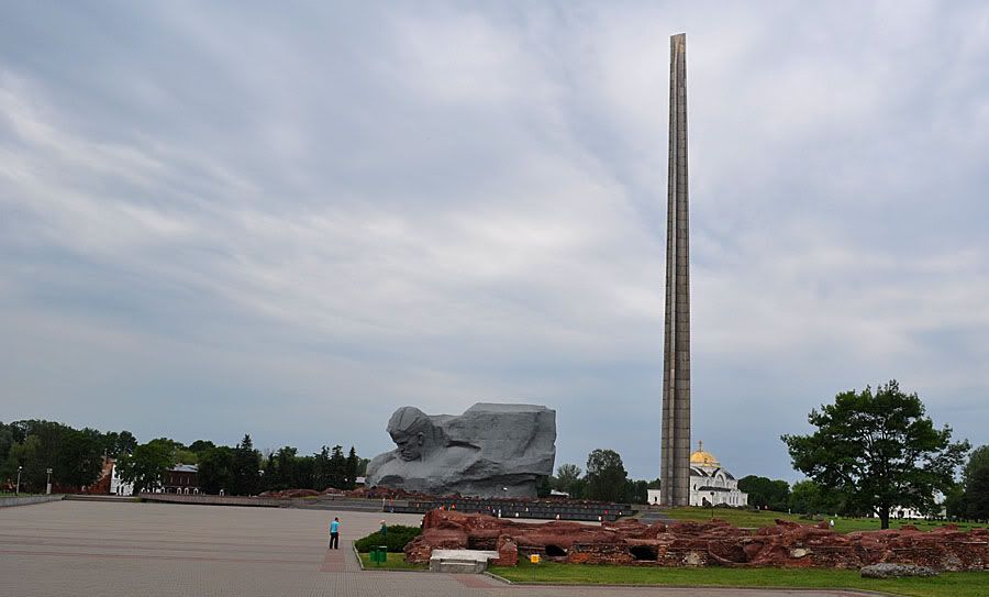 штык-обелиск Брест