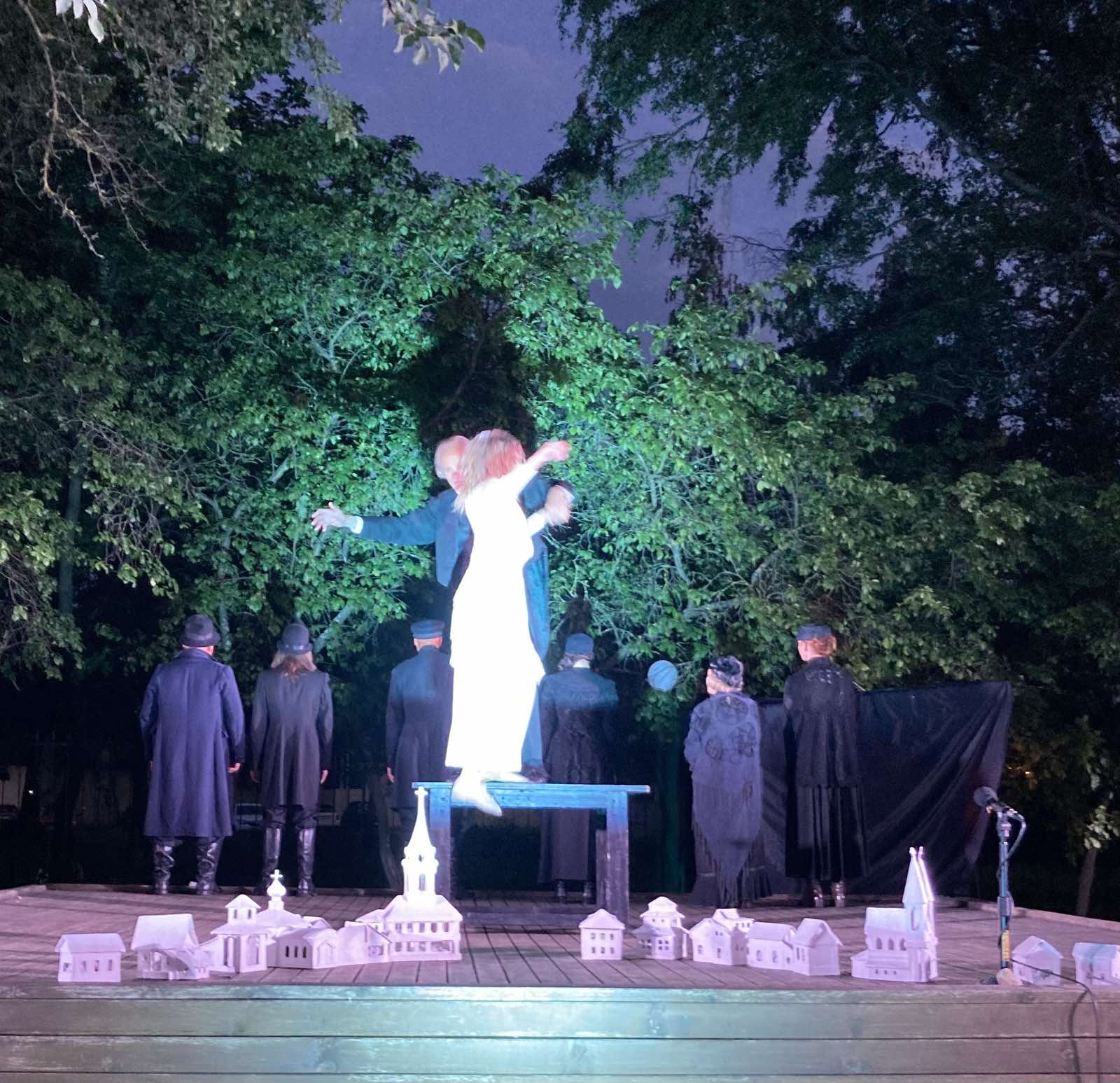 &laquo;Шагал. Шагал&hellip;&raquo; &mdash; пастаноўка Тэатра імя Якуба Коласа ў двары музея на Пакроўскай