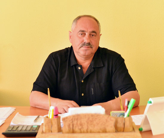 Леонид МАКАРЕВИЧ, директор фанерного завода Леонид МАКАРЕВИЧ, директор фанерного завода